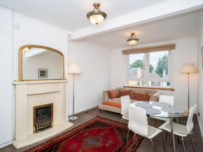 Centrally Located 2Bed Flat with Free Parking